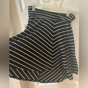 Maternity skirt 🤍🖤🤍